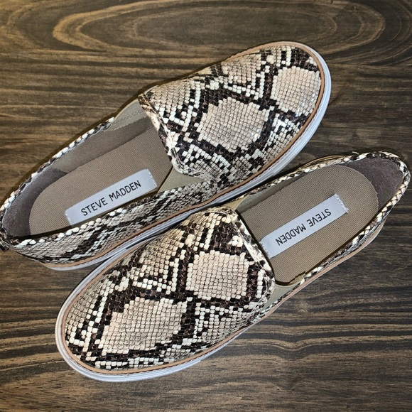 gills beige snake steve madden